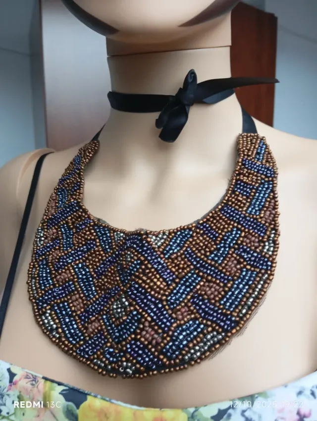 Dos lotes Bisutería variada