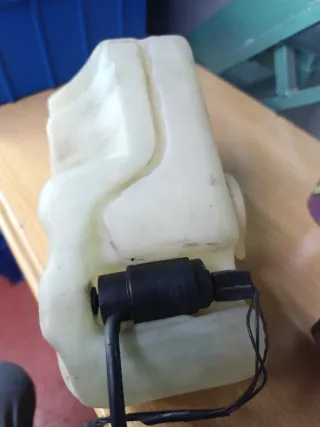 Botella limpia cristales Corsa A GSI con bomba