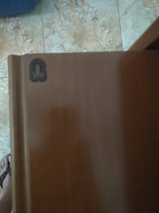 Mesa auxiliar con ruedas