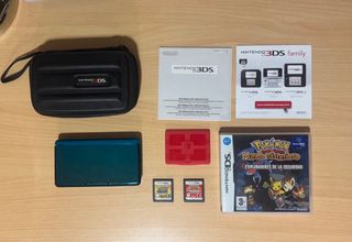 Nintendo 3DS azul turquesa + 2 Juegos Pokémon