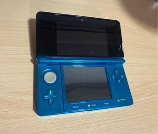 Nintendo 3DS azul turquesa + 2 Juegos Pokémon