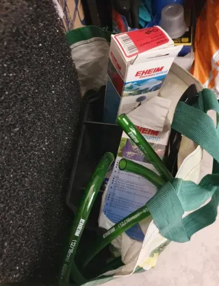 Acuario 100L con mueble y accesorios