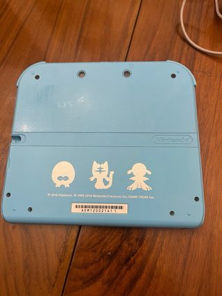 Nintendo 2DS Azul versión Sol y Luna con Cargador