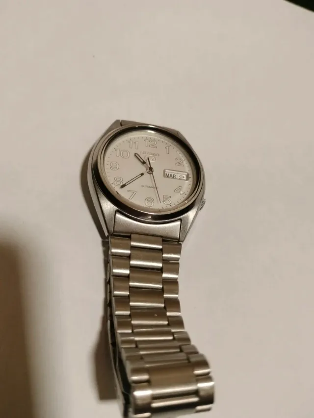 Reloj Seiko Automático Plata y Blanco