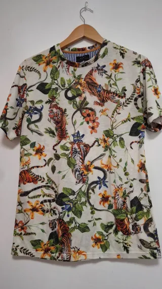 Camiseta Zara Estampado Exclusivo Tigres Flores