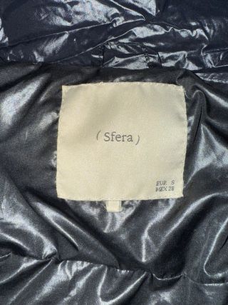Chaqueta negra acolchada de Sfera