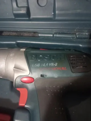 Taladro Percutor Bosch con Cargador y Batería