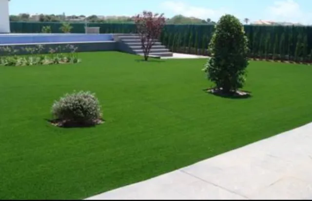 Césped artificial económico