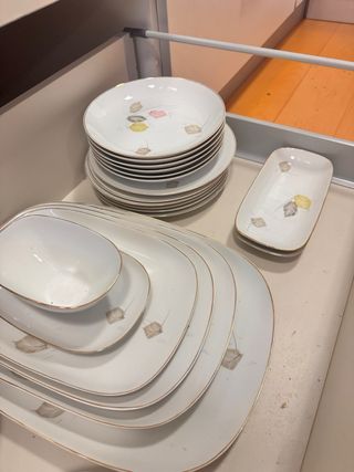 Platos de porcelana Bidasoa blancos borde dorado