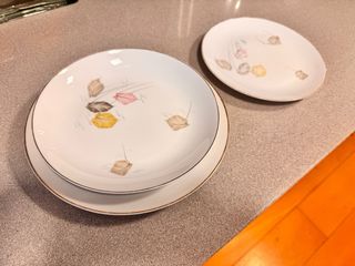 Platos de porcelana Bidasoa blancos borde dorado