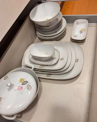 Platos de porcelana Bidasoa blancos borde dorado
