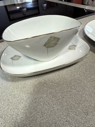 Platos de porcelana Bidasoa blancos borde dorado