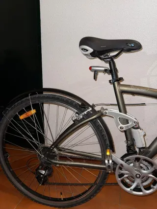 Bicicleta Híbrida BTWIN Gris