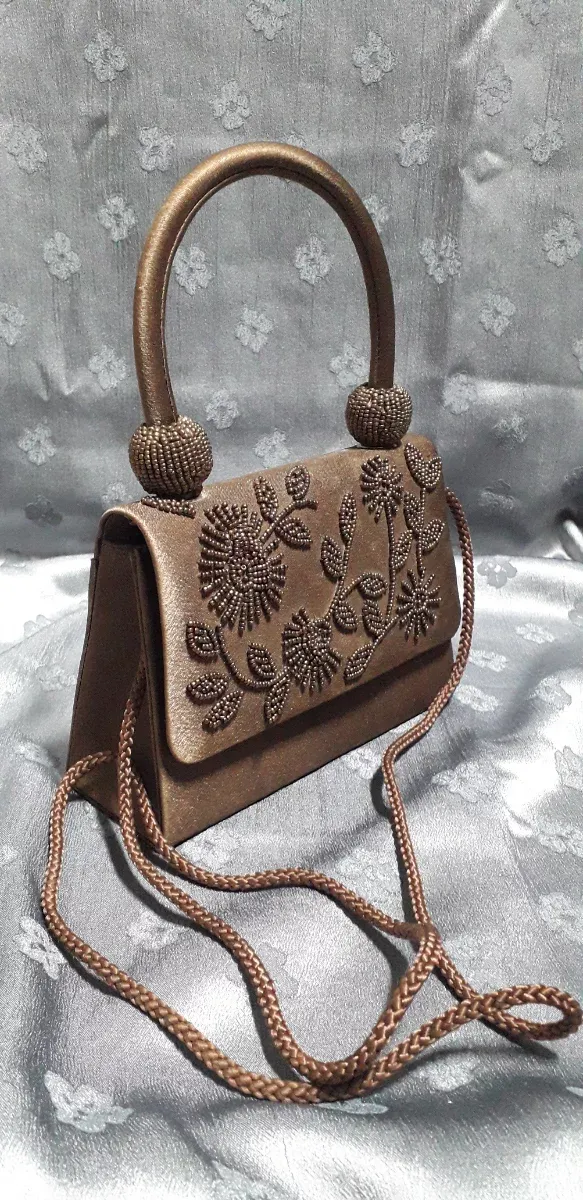 Bolso de fiesta bordado