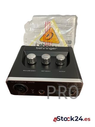 Interfaz de audio USB Behringer U-PHORIA UM2