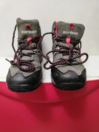 Botas de montaña Boriken grises y rosas
