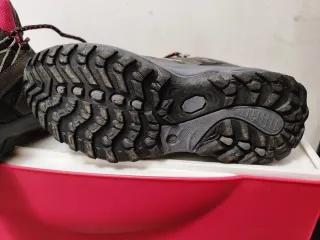 Botas de montaña Boriken grises y rosas