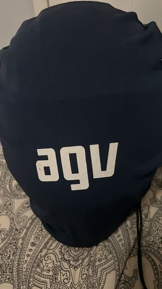 Casco Moto AGV Negro  Chaqueta Alpinestars Guantes