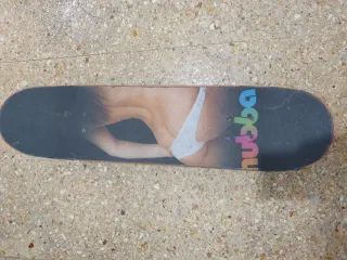 Skate nubba con diseño de mujer