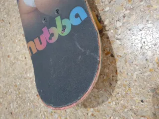 Skate nubba con diseño de mujer