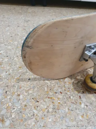 Skate nubba con diseño de mujer