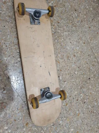 Skate nubba con diseño de mujer