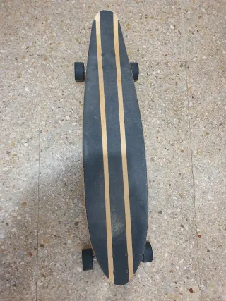 Skate Longboard Negro con Rayas