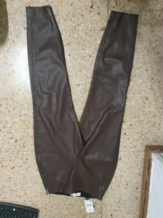 Pantalones marrones efecto piel mujer talla S