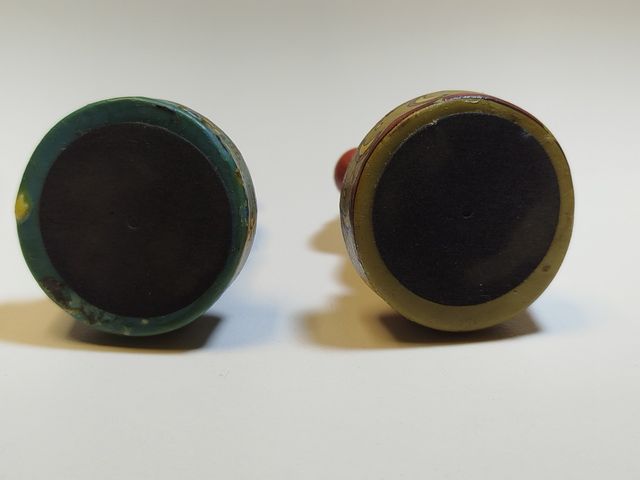 Dos figuras medievales