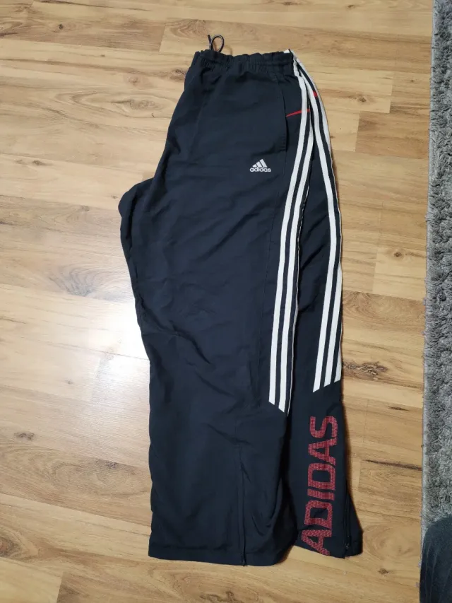 Tuta Adidas larga oversized nera rosso taglia usa