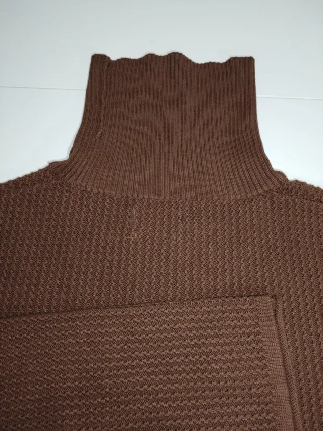 Maglioncino dolcevita marrone nuovo morbido