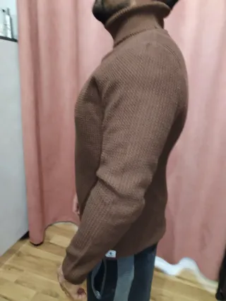 Maglioncino dolcevita marrone nuovo morbido