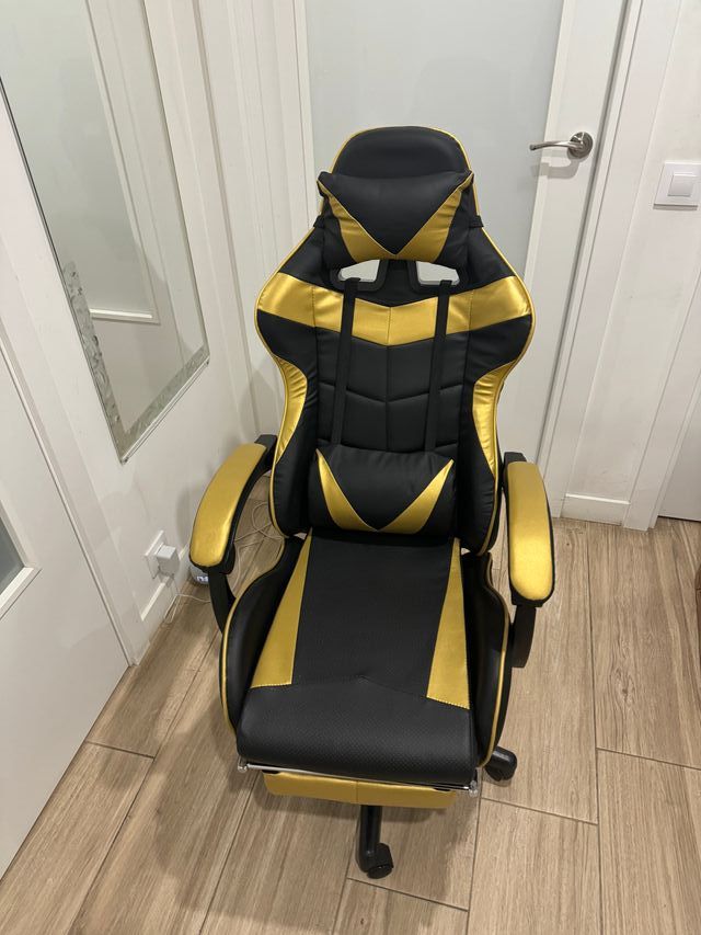 Silla Gaming Negra y Dorada
