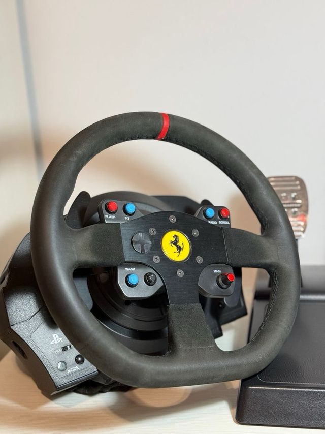 Thrustmaster T300RS Alcántara