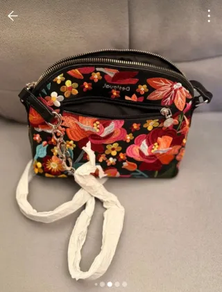 Bolso Desigual bordado nuevo con etiquetas