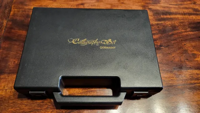 Estuche 5 Plumas Reform Calligraphy