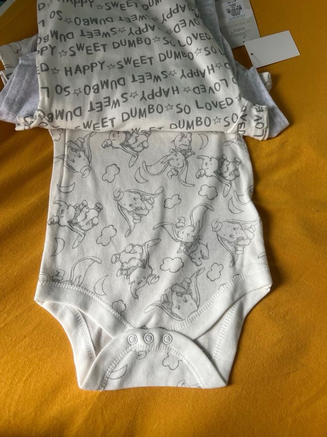 Lote 3 bodies Dumbo Disney 9-12 meses