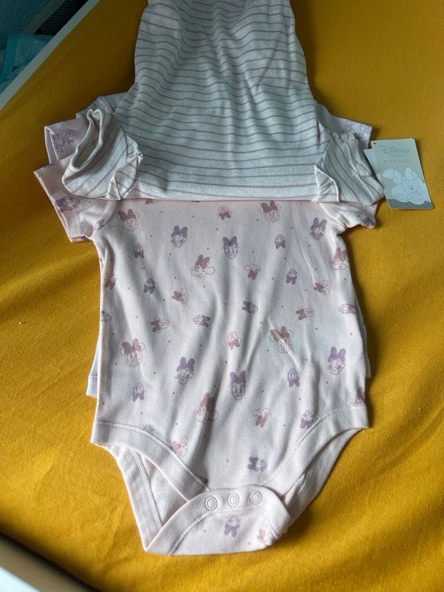 Lote 3 bodies Minnie y Daisy Talla 86