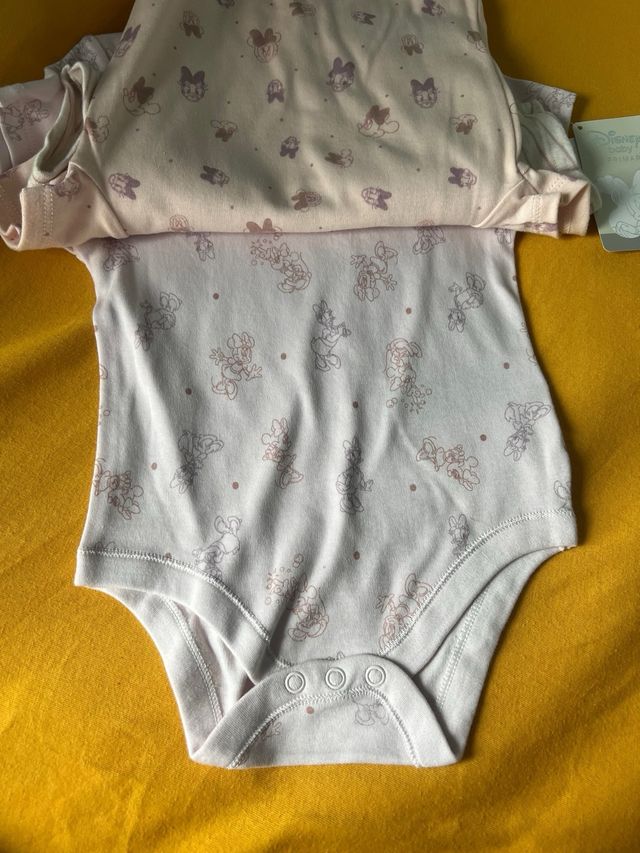 Lote 3 bodies Minnie y Daisy Talla 86