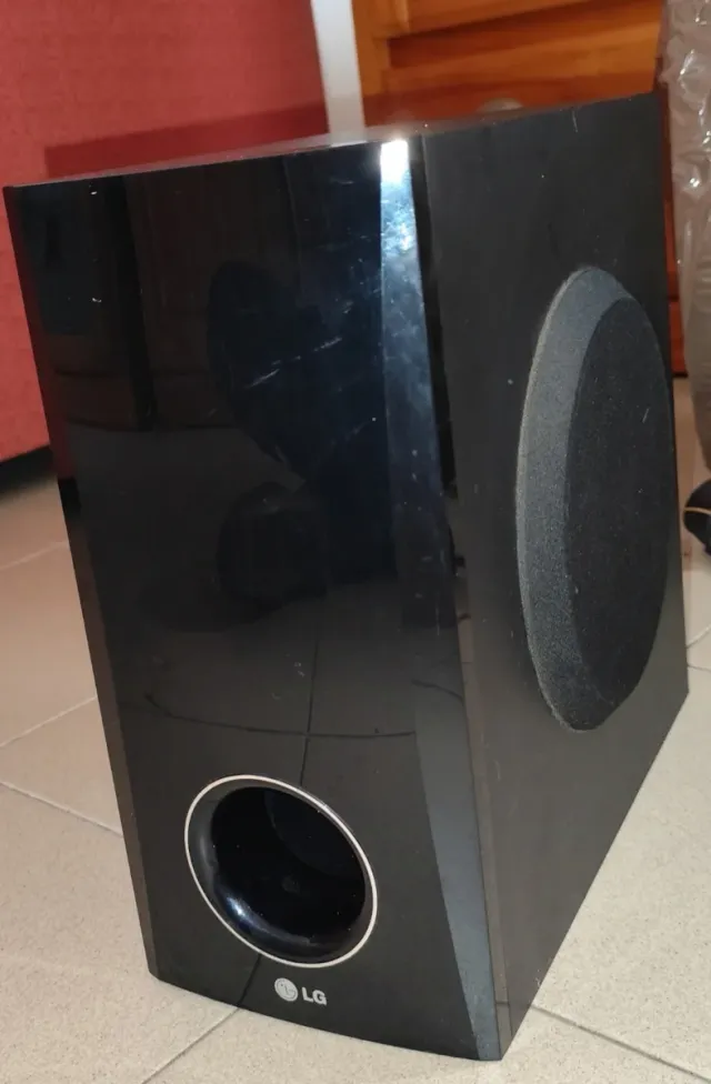 Subwoofer LG 150W Negro