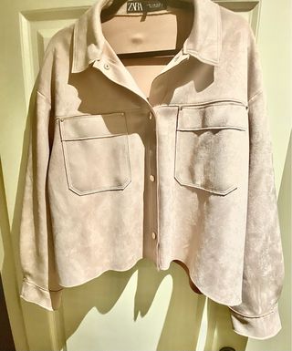 Cazadora Zara efecto ante rosa