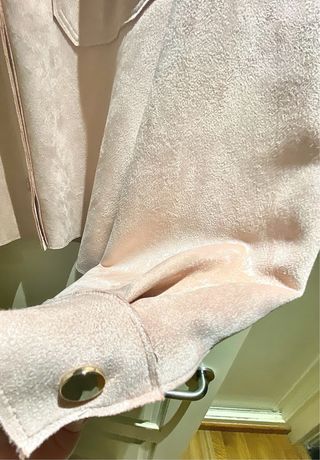 Cazadora Zara efecto ante rosa