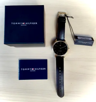 Reloj Tommy Hilfiger Negro/Dorado, Hombre.