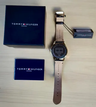 Reloj Tommy Hilfiger Negro/Dorado, Hombre.