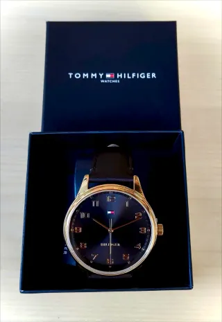 Reloj Tommy Hilfiger Negro/Dorado, Hombre.