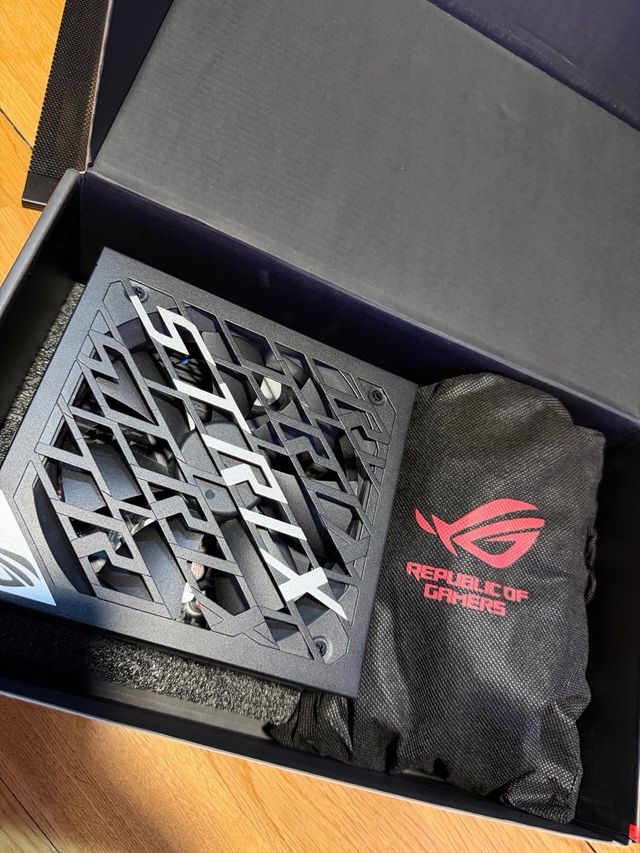Fuente Alimentación ROG STRIX 1200W Platinum