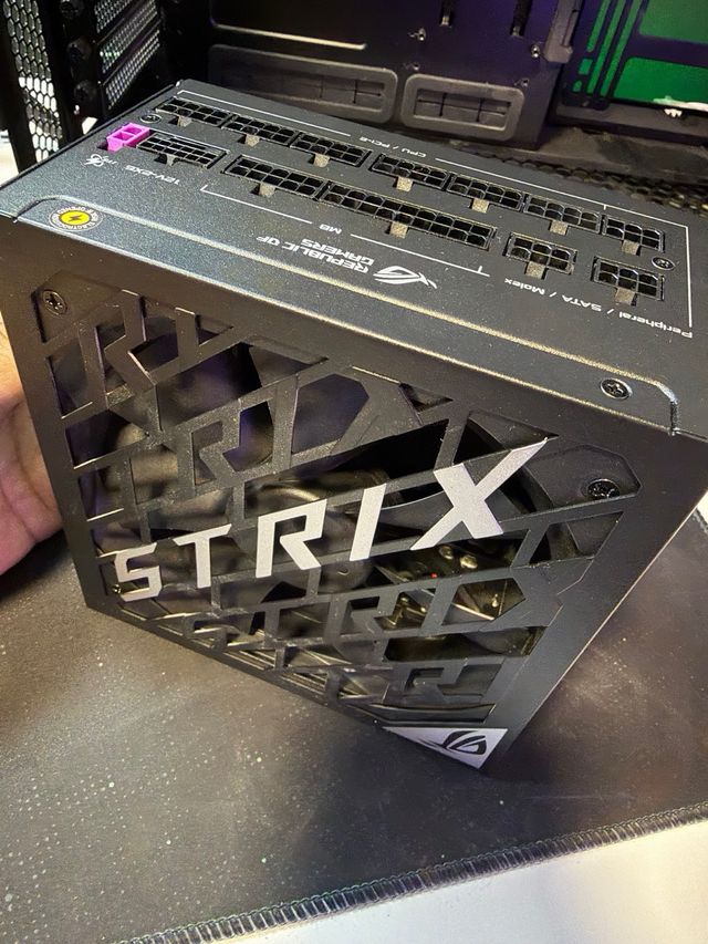 Fuente Alimentación ROG STRIX 1200W Platinum