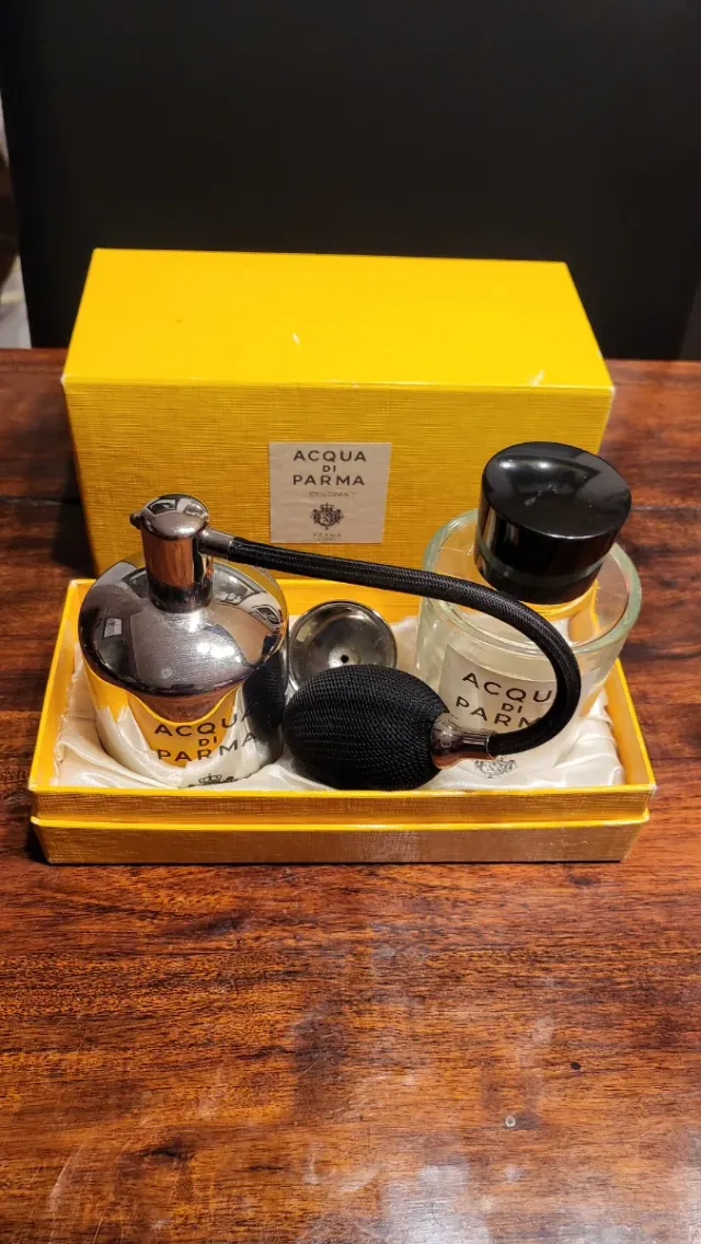 Botella y dosificador Acqua di Parma