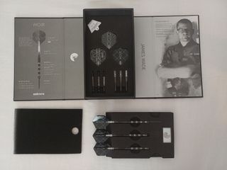 Dardos Unicorn Noir James Wade Acero