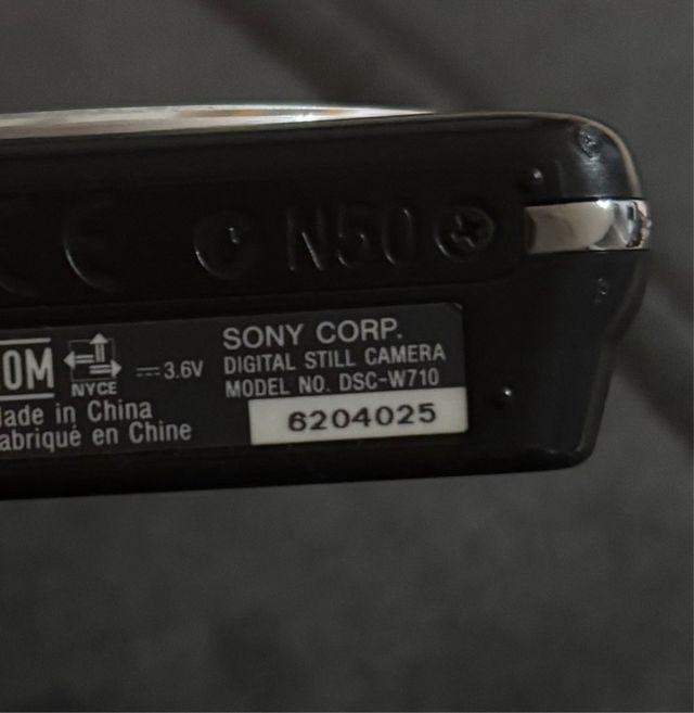 Sony Cyber-shot DSC-W710 Cámara Digital